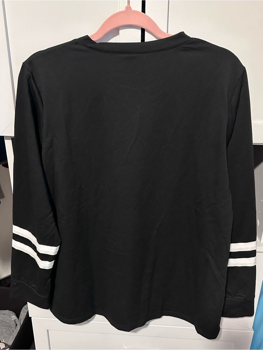 RUBZOOF Black White Varsity Stripe Long Sleeve Pocket Top Size L NWT - Picture 7 of 7